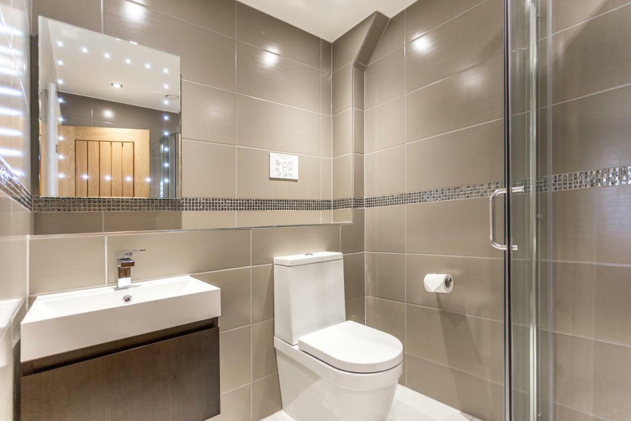 The Sweet Mews - Large 4Bdr Home London Bagian luar foto