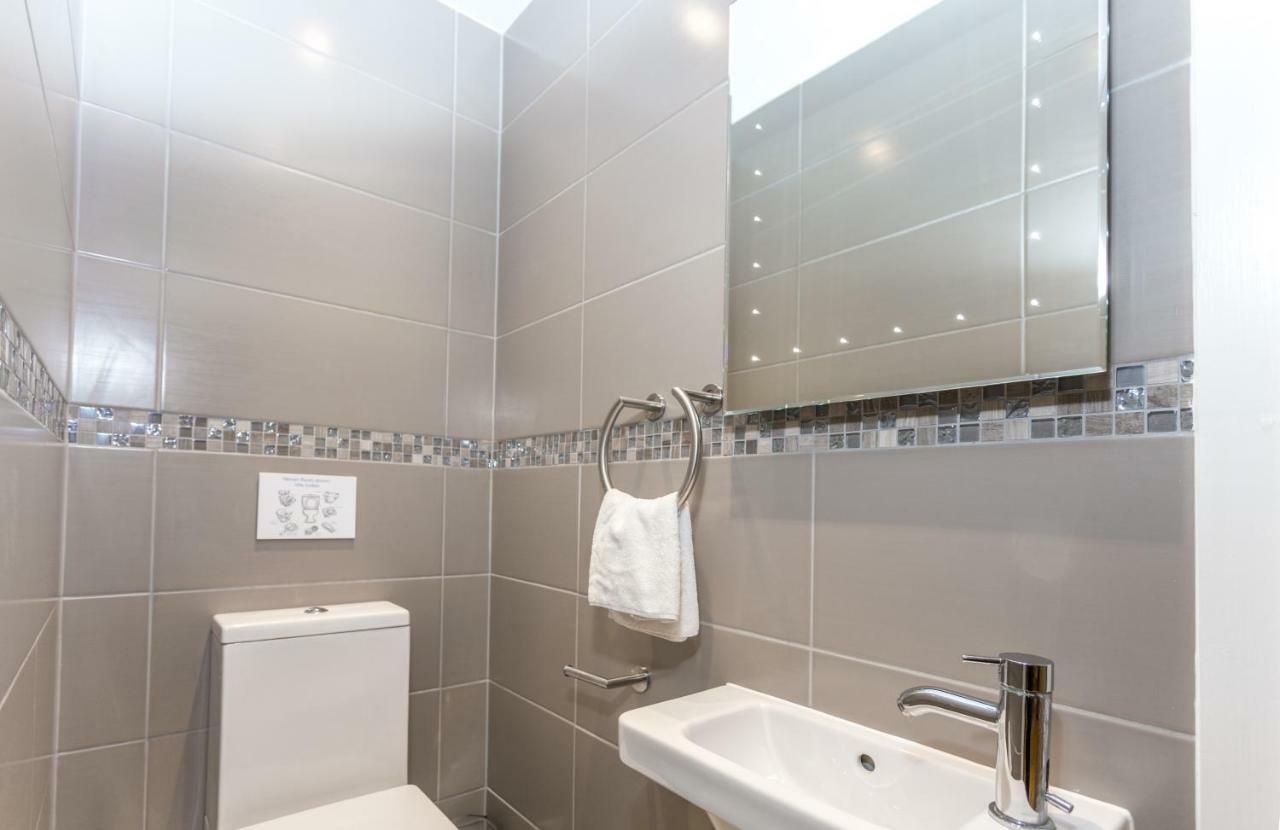 The Sweet Mews - Large 4Bdr Home London Bagian luar foto