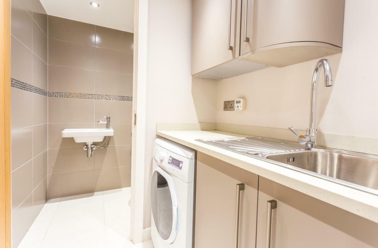 The Sweet Mews - Large 4Bdr Home London Bagian luar foto