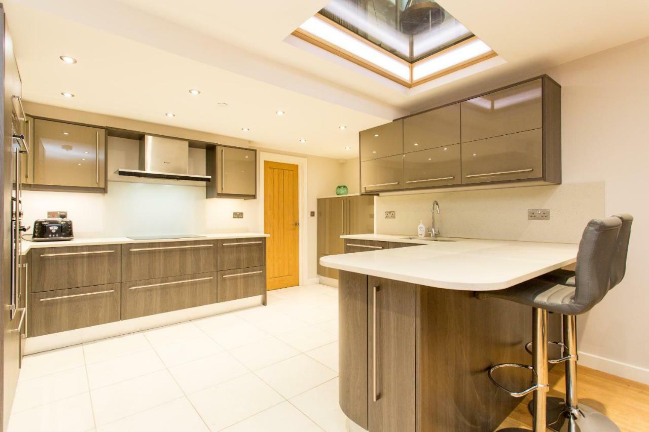 The Sweet Mews - Large 4Bdr Home London Bagian luar foto